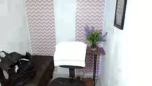 Snapshot of dayanacarson chatting on June 27, 2026, 6:13 pm dayanacarson online show from June 27, 2026, 6:13 pm