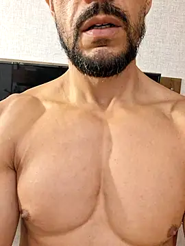 juniortche1313 online show from February 25, 2026, 11:14 pm