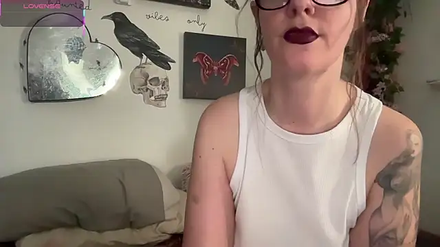 Snapshot of mothh1 chatting on March 19, 2026, 1:59 pm mothh1 online show from March 19, 2026, 1:59 pm