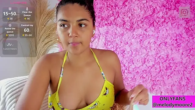 Melodymoore  online show from November 15, 2025, 9:11 pm