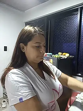 Snapshot of nahomysaints chatting on December 18, 2025, 2:06 am nahomysaints online show from December 18, 2025, 2:06 am