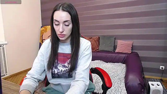 JenniferStone online show from March 17, 2025, 7:46 am