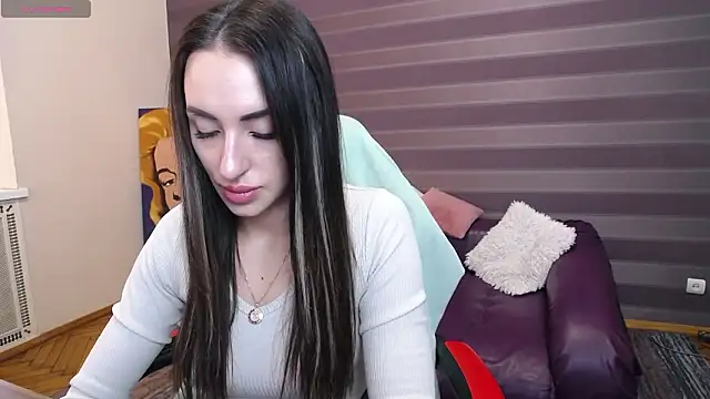 JenniferStone online show from March 16, 2026, 8:40 am