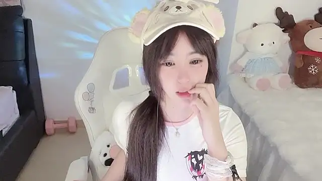 Snapshot of Milla-z chatting on September 20, 2025, 11:33 am Milla-z online show from September 20, 2025, 11:33 am