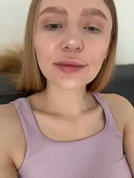 Snapshot of EvaBrooklyn chatting on March 4, 2025, 5:53 am EvaBrooklyn online show from March 4, 2025, 5:53 am