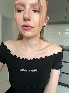 Snapshot of EvaBrooklyn chatting on March 6, 2025, 2:51 pm EvaBrooklyn online show from March 6, 2025, 2:51 pm