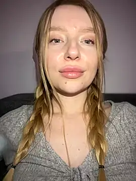 Snapshot of EvaBrooklyn chatting on March 11, 2025, 7:58 pm EvaBrooklyn online show from March 11, 2025, 7:58 pm