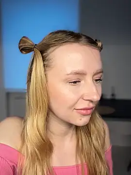 Snapshot of EvaBrooklyn chatting on March 17, 2025, 3:29 pm EvaBrooklyn online show from March 17, 2025, 3:29 pm