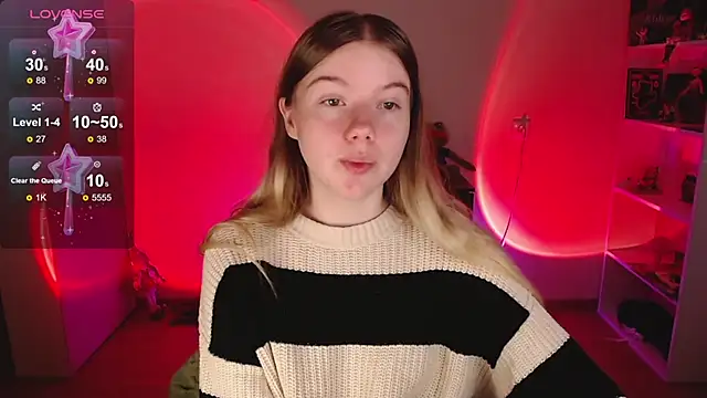 Snapshot of Strawberry_juli chatting on September 17, 2025, 7:21 am Strawberry juli online show from September 17, 2025, 7:21 am