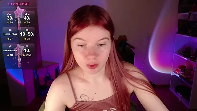 Snapshot of Strawberry_juli chatting on October 9, 2025, 7:50 am Strawberry juli online show from October 9, 2025, 7:50 am