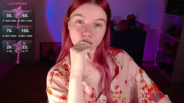 Snapshot of Strawberry_juli chatting on November 2, 2025, 10:50 am Strawberry juli online show from November 2, 2025, 10:50 am