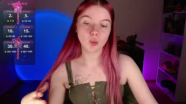 Snapshot of Strawberry_juli chatting on November 9, 2025, 9:07 am Strawberry juli online show from November 9, 2025, 9:07 am