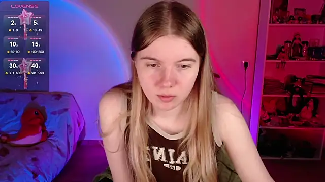 Snapshot of Strawberry_juli chatting on May 22, 2026, 3:57 am Strawberry juli online show from May 22, 2026, 3:57 am