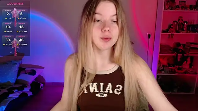 Snapshot of Strawberry_juli chatting on May 23, 2026, 3:01 am Strawberry juli online show from May 23, 2026, 3:01 am