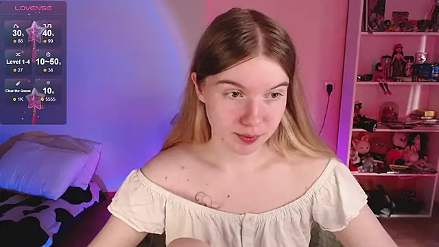 Snapshot of Strawberry_juli chatting on June 18, 2026, 12:20 pm Strawberry juli online show from June 18, 2026, 12:20 pm