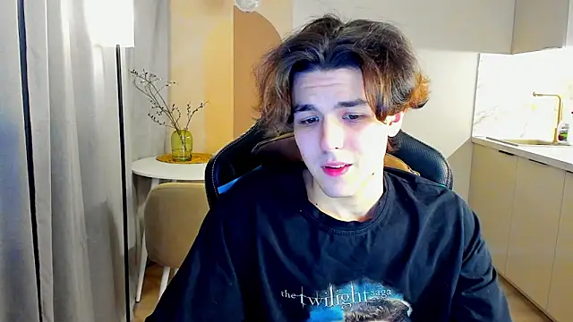 TravisRevas online show from March 19, 2026, 2:26 am