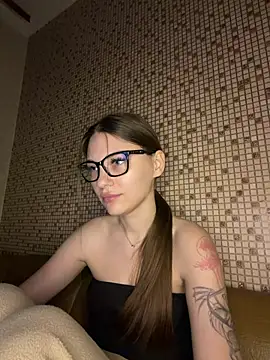 MrrKate online show from June 18, 2026, 12:33 am