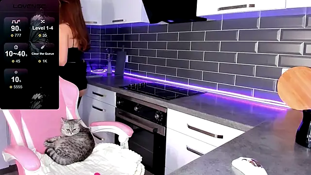 Snapshot of EmmaVictori1 chatting on November 7, 2025, 6:46 am EmmaVictori1 online show from November 7, 2025, 6:46 am