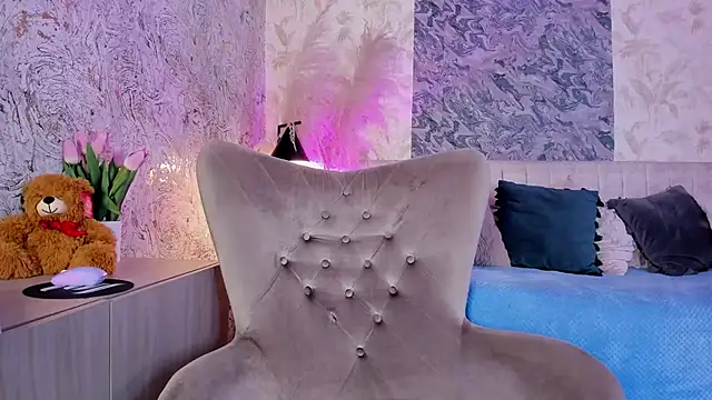 Arianaa collins online show from May 20, 2026, 11:49 am