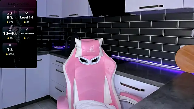 ShaiyaMinn3 online show from October 11, 2025, 6:06 pm