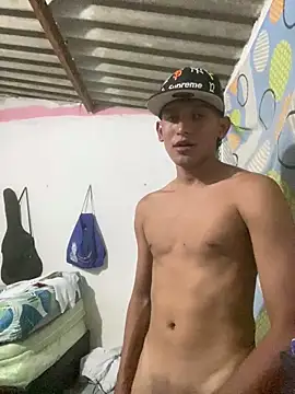 Snapshot of Babyalienqm chatting on April 3, 2026, 11:36 pm Babyalienqm online show from April 3, 2026, 11:36 pm