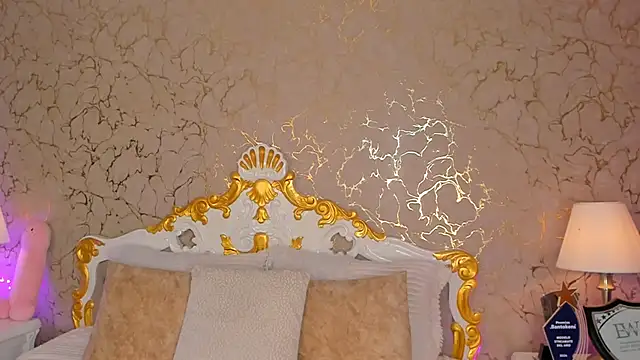 ScarlettWallace online show from March 18, 2025, 8:48 pm