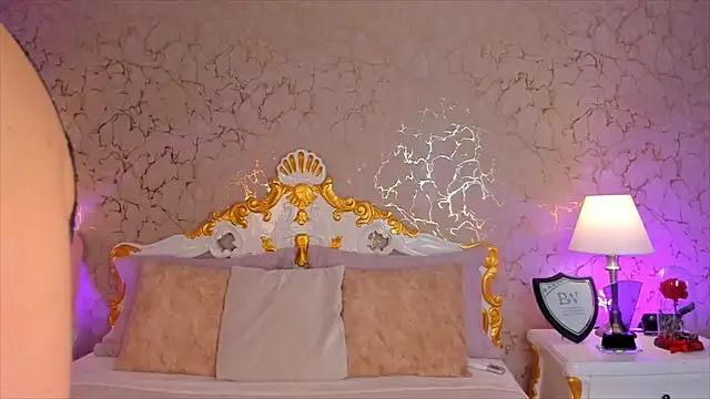 ScarlettWallace online show from October 10, 2025, 5:56 pm