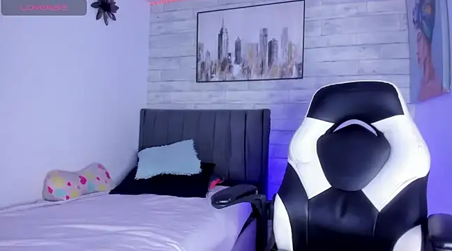 Snapshot of Aida_princess chatting on March 12, 2025, 11:33 pm Aida princess online show from March 12, 2025, 11:33 pm