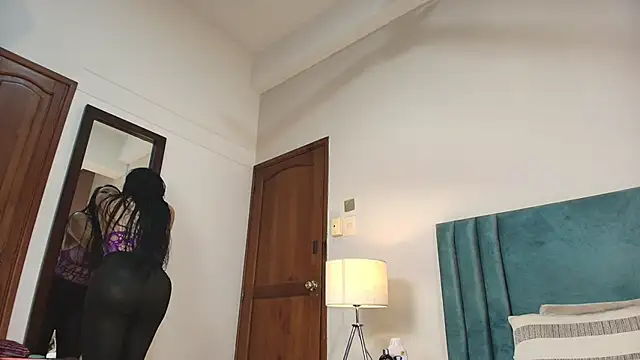 SeleneLujan online show from November 28, 2025, 11:46 am