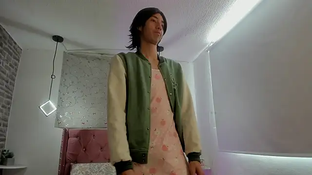 loverisu-coral online show from March 1, 2026, 7:38 pm