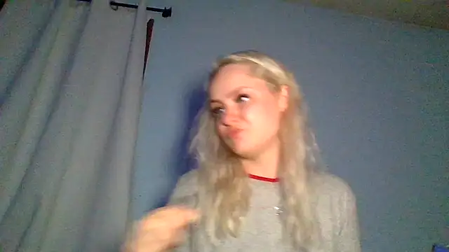 sluttypumpkin online show from July 10, 2026, 6:39 am