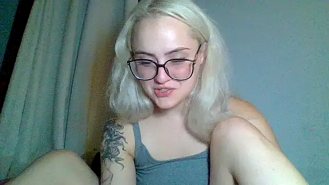 sluttypumpkin online show from July 12, 2026, 10:06 am