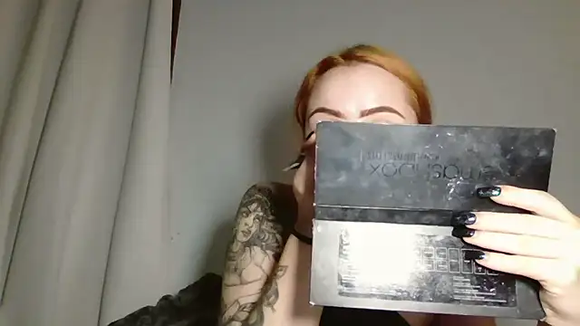 sluttypumpkin online show from July 18, 2026, 1:32 am