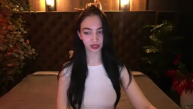 Snapshot of WildKittenX_ chatting on May 3, 2026, 5:46 am WildKittenX online show from May 3, 2026, 5:46 am