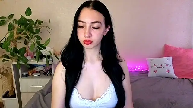 Snapshot of WildKittenX_ chatting on May 26, 2026, 4:08 am WildKittenX online show from May 26, 2026, 4:08 am