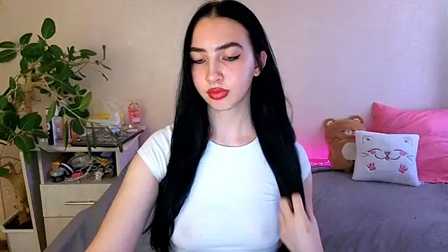 Snapshot of WildKittenX_ chatting on June 5, 2026, 6:52 am WildKittenX online show from June 5, 2026, 6:52 am