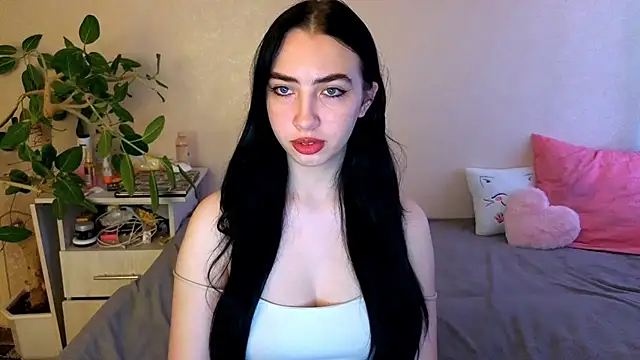 WildKittenX  online show from June 19, 2026, 4:06 am