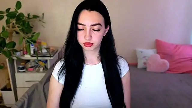 WildKittenX  online show from June 25, 2026, 4:01 am