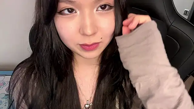 Snapshot of melana_love chatting on March 20, 2025, 11:49 am melana love online show from March 20, 2025, 11:49 am