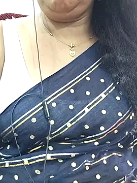 Snapshot of abinaya26 chatting on October 23, 2025, 9:19 am abinaya26 online show from October 23, 2025, 9:19 am