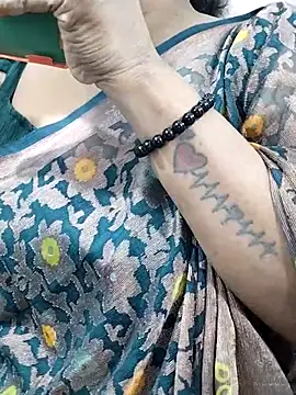 Snapshot of abinaya26 chatting on October 28, 2025, 2:59 am abinaya26 online show from October 28, 2025, 2:59 am