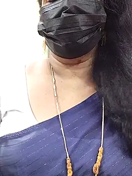 Snapshot of abinaya26 chatting on November 1, 2025, 10:06 am abinaya26 online show from November 1, 2025, 10:06 am