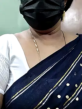 Snapshot of abinaya26 chatting on November 1, 2025, 10:12 pm abinaya26 online show from November 1, 2025, 10:12 pm