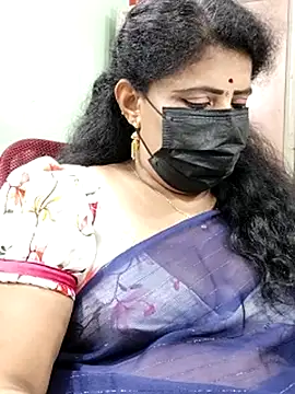 Snapshot of abinaya26 chatting on November 11, 2025, 6:52 pm abinaya26 online show from November 11, 2025, 6:52 pm