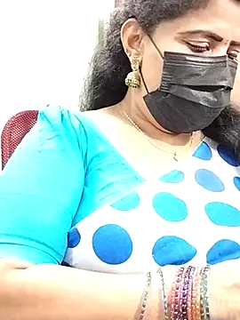 Snapshot of abinaya26 chatting on November 27, 2025, 3:58 pm abinaya26 online show from November 27, 2025, 3:58 pm