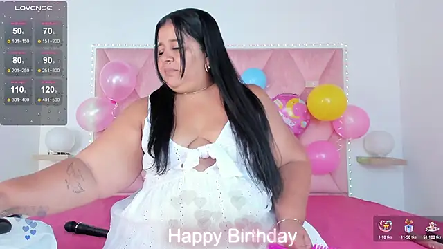 Snapshot of LunaaSweett chatting on September 14, 2025, 1:54 pm LunaaSweett online show from September 14, 2025, 1:54 pm