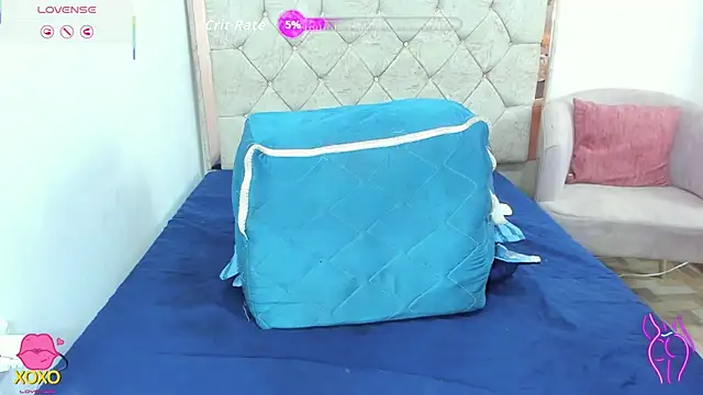 LunaaSweett online show from April 28, 2026, 2:27 am