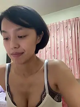 ladypaggy online show from May 9, 2026, 2:11 pm