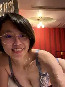 ladypaggy online show from May 10, 2026, 6:51 am