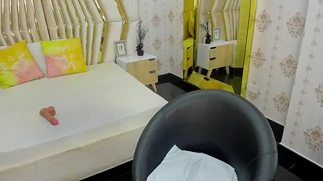 Qeen blackk online show from March 10, 2025, 3:30 pm